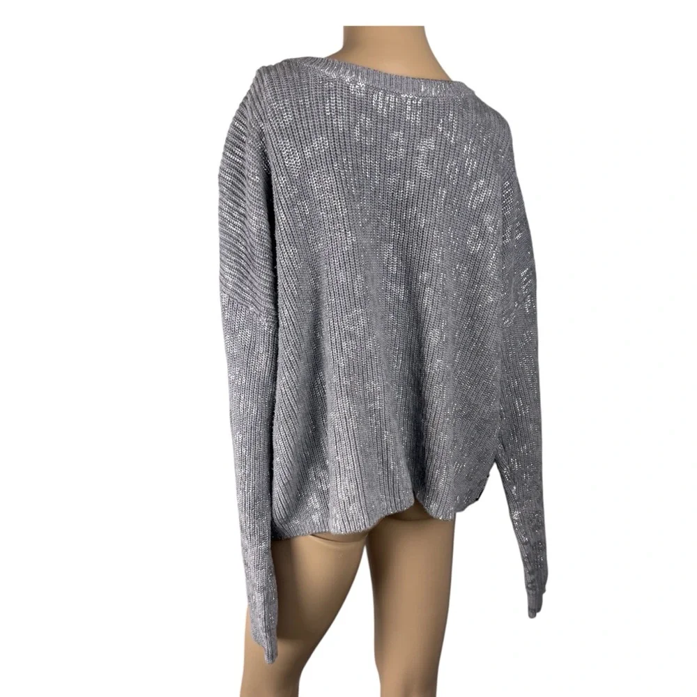 DKNY Jeans 100% Cotton Gray & Metallic Silver‎ Animal Print Size L Crew Sweater